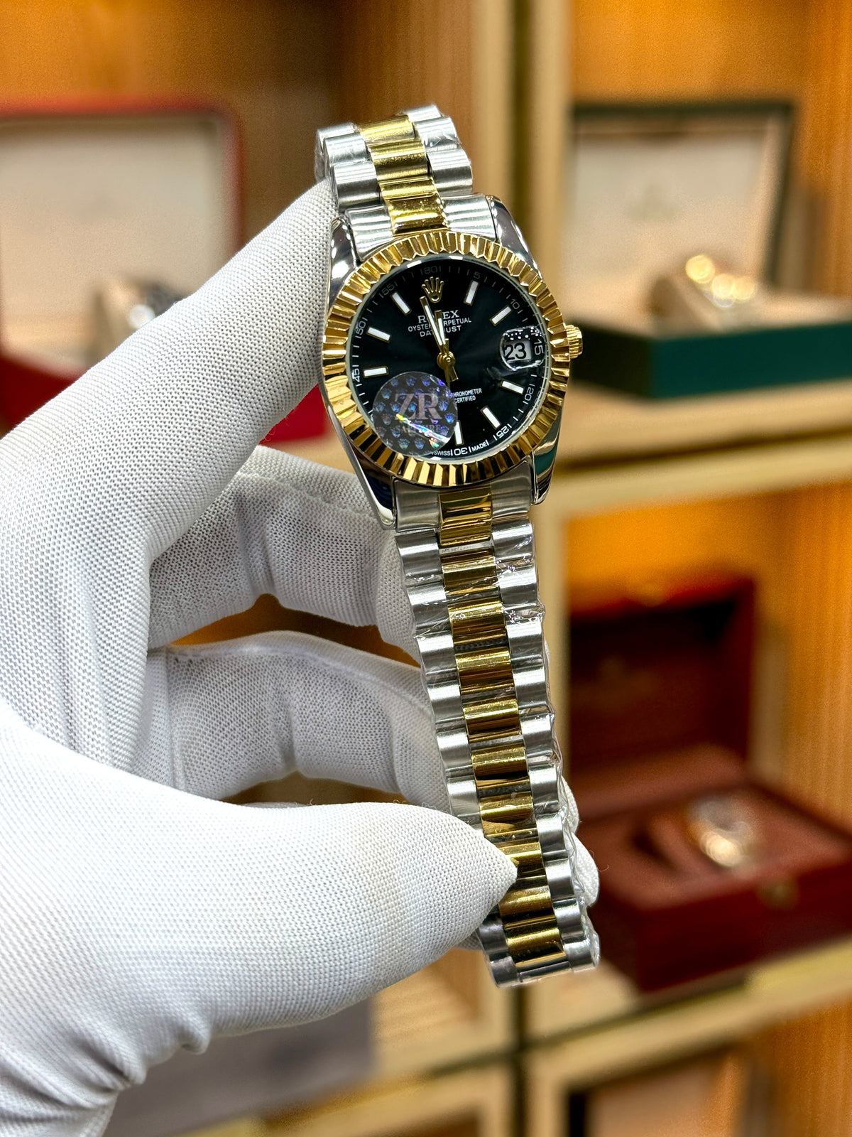 Rolex Ladies Oyster Perpetual Automatic Luxury Watch – Stainless Steel & Diamond-Accented Dial