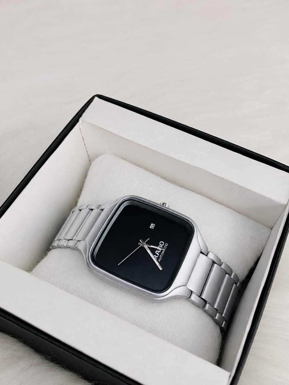 Rado Classic Luxury Minimalist Watch – Elegant Analog Wristwatch with Sleek Finish