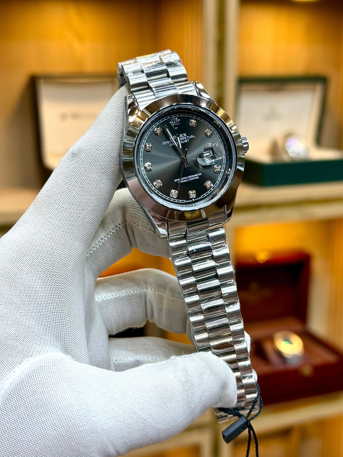 Luxury Rolex Analog Watch – Silver & Gold Two-Tone