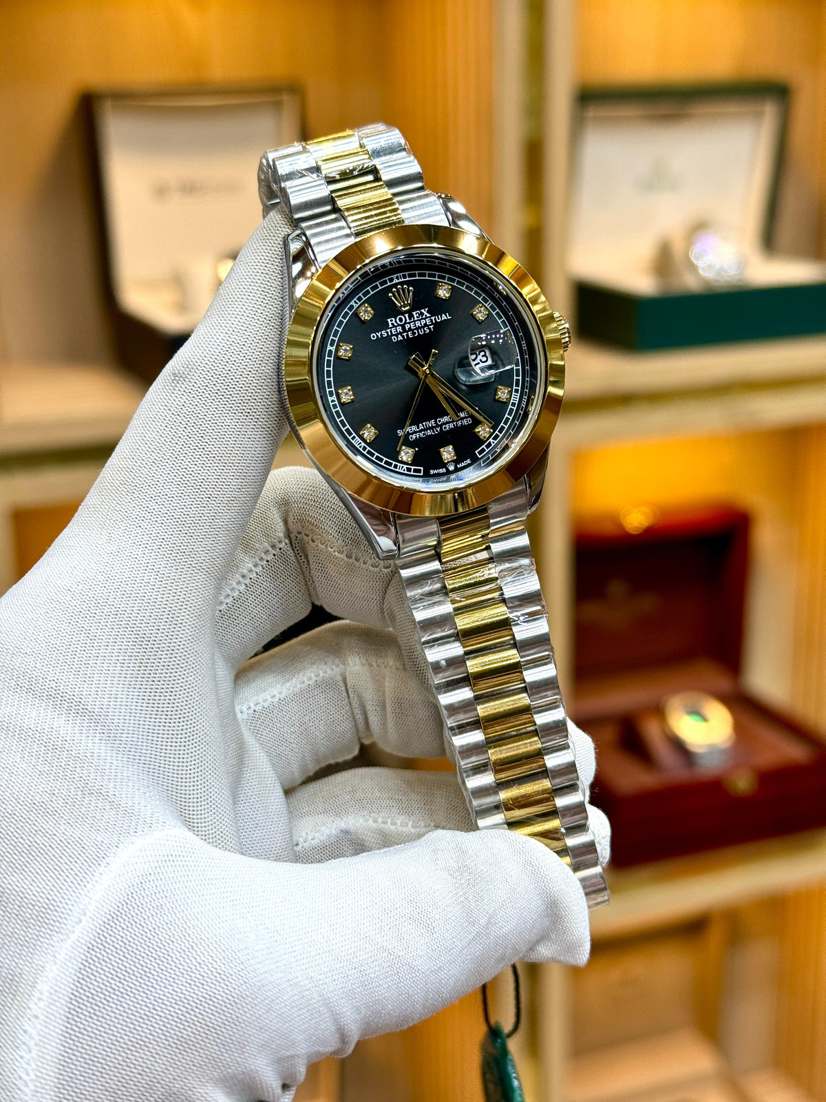 Luxury Rolex Analog Watch – Silver & Gold Two-Tone