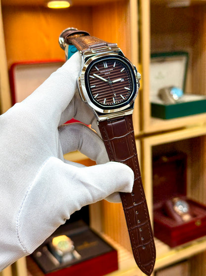 Patek Philippe Luxury Men’s Leather Strap Watch - Automatic Date Display Feature